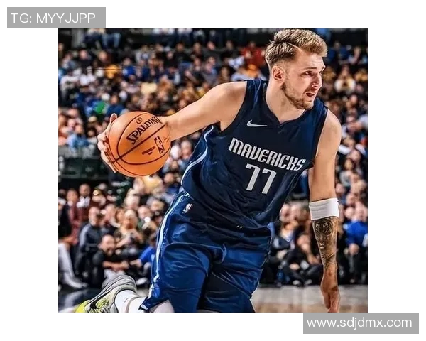 东契奇狂砍73分刷新现役得分纪录独行侠击败太阳终结其11连胜